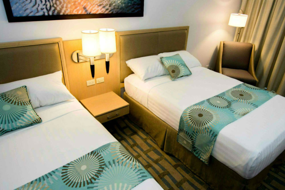 EXECUTIVE HOTEL